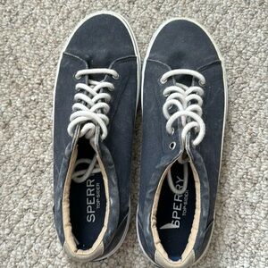 Sperry size 11 men’s lace up “weathered look” men’s shoes; worn only twice